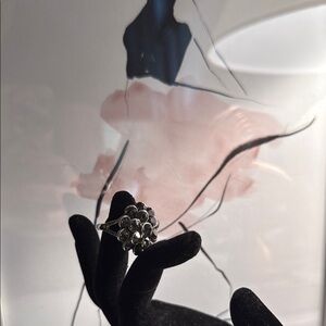 Elegant Silver Floral Ring